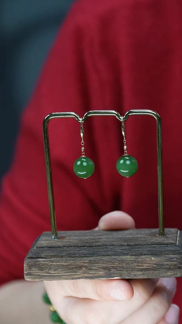 18K金镶嵌和田玉（碧玉）耳饰12