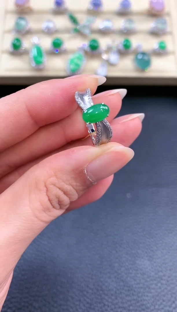 【闪购商品】翡翠戒指18K金镶嵌b47