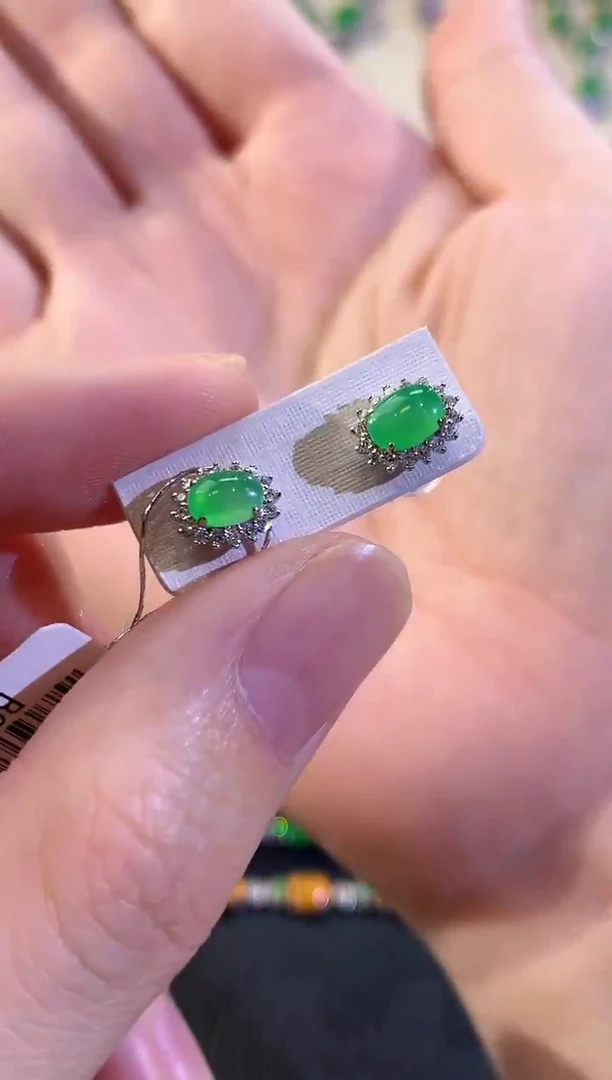 18K金镶嵌翡翠耳饰冬日珠宝多样性发货一件Q30