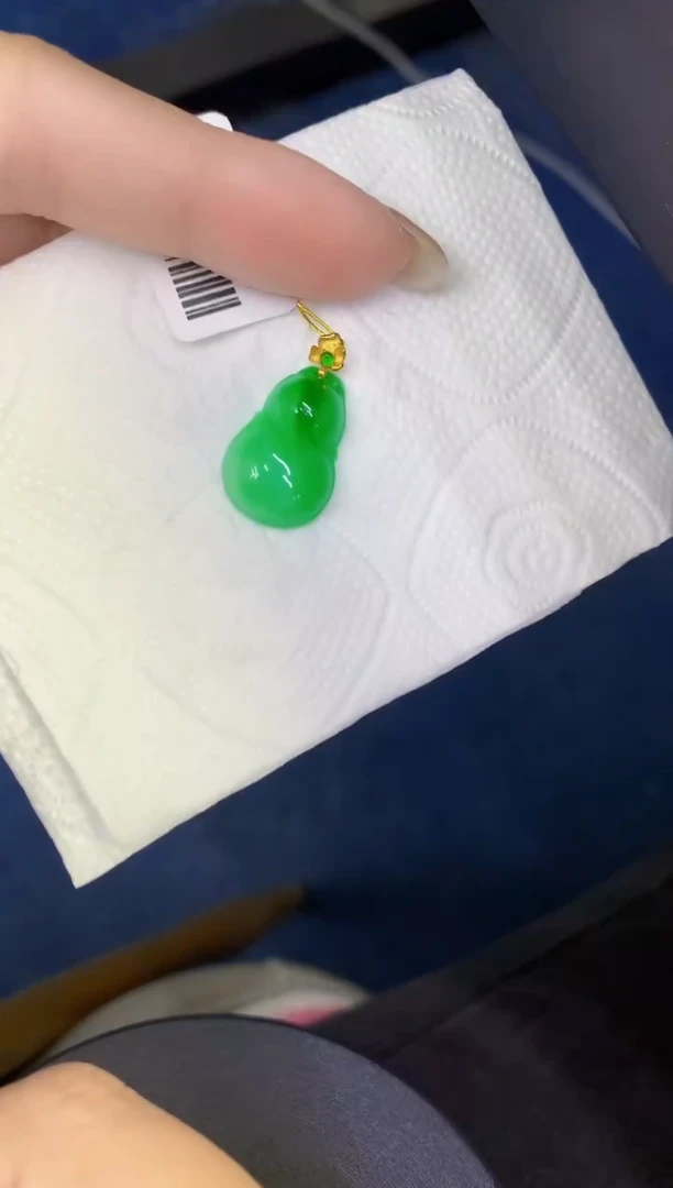 颈饰18K金镶嵌翡翠缅甸天然翡翠A货