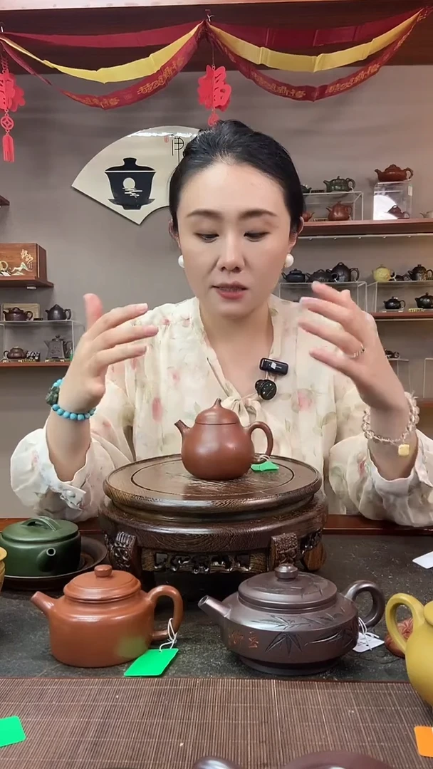 茶壶紫砂光器茄瓜 粗砂红降坡 张军