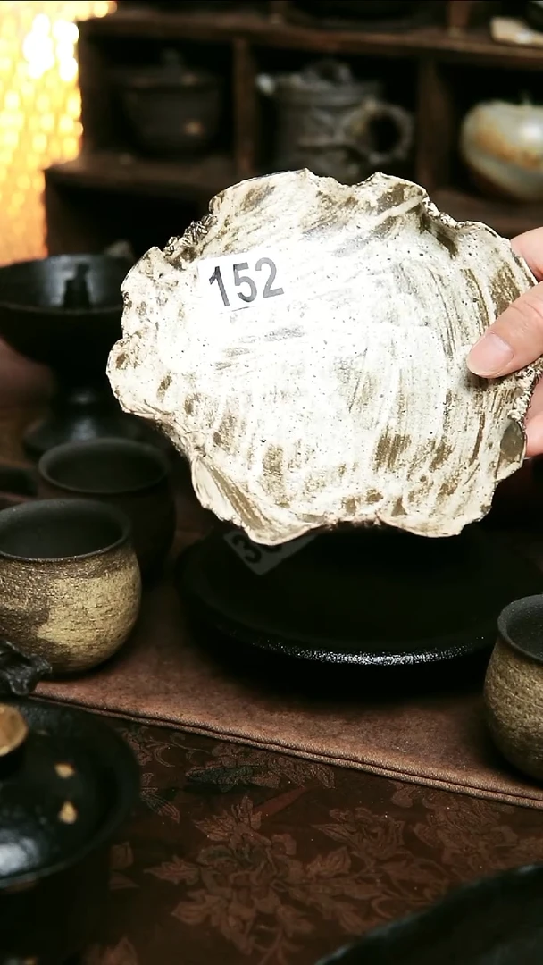 紫砂全手工花边壶承