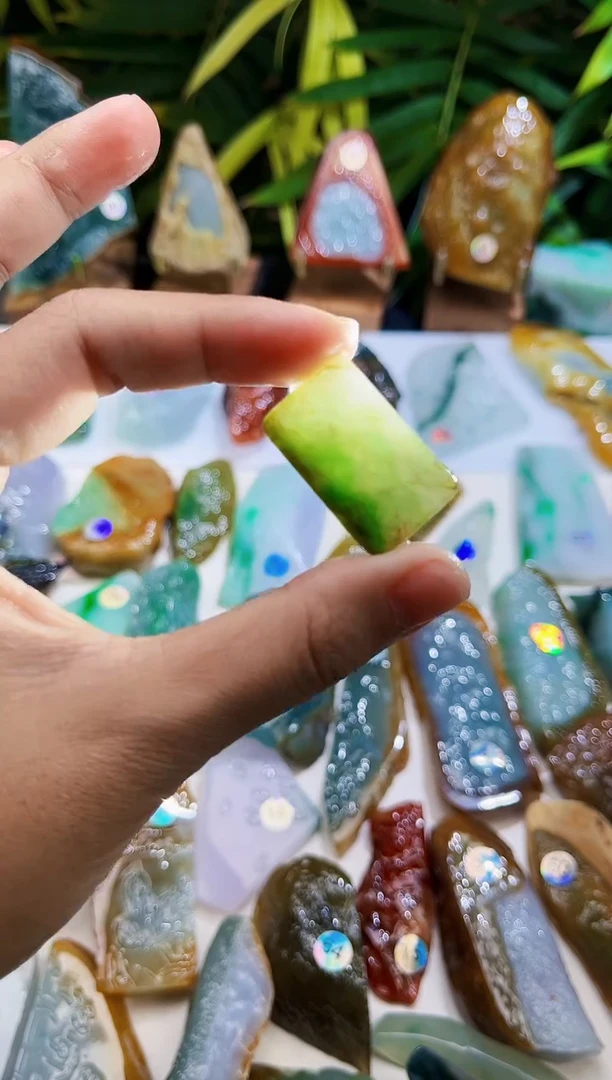 未镶嵌定制翡翠翡翠