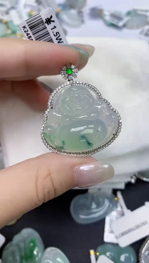 翡翠18K金镶嵌颈饰天然缅甸翡翠A货