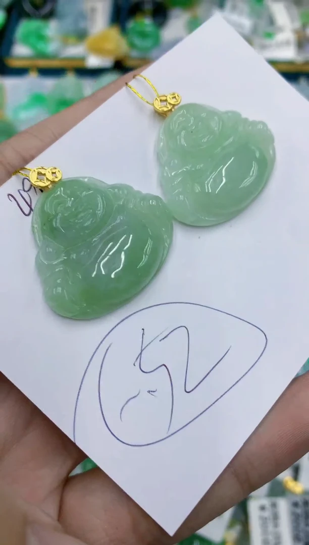 翡翠未镶嵌颈饰1111111111多样性发其一