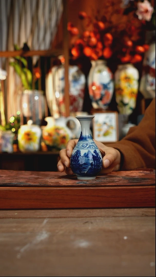 当代景德镇设计师釉下手绘陶瓷花瓶