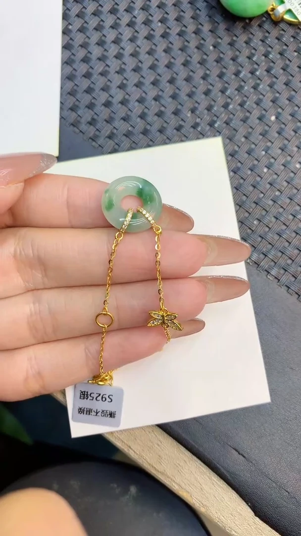 颈饰未镶嵌翡翠1