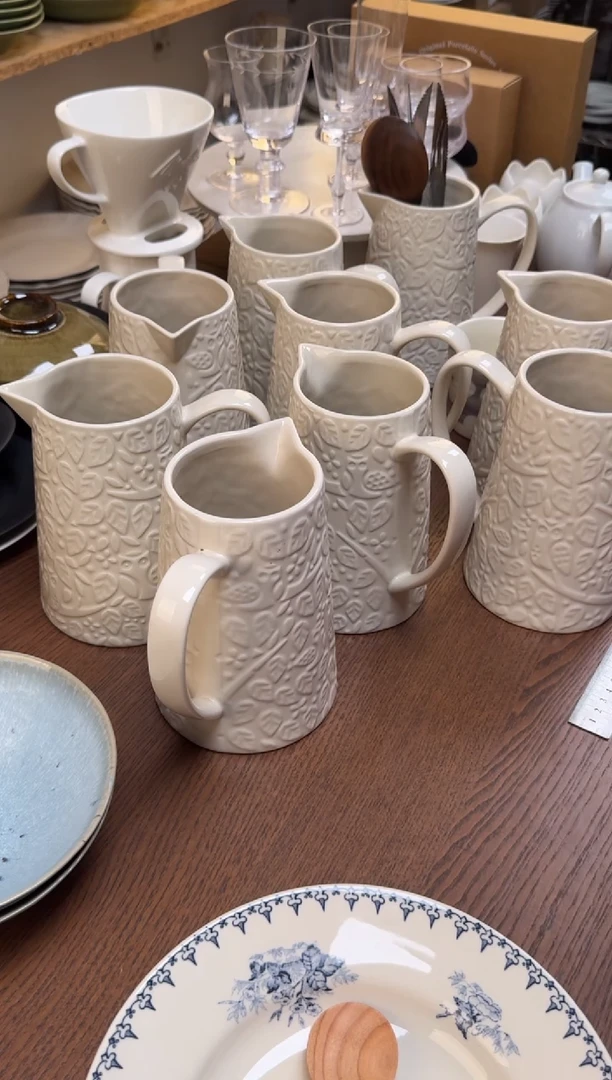 瓷大野乐浮雕壶瑕疵