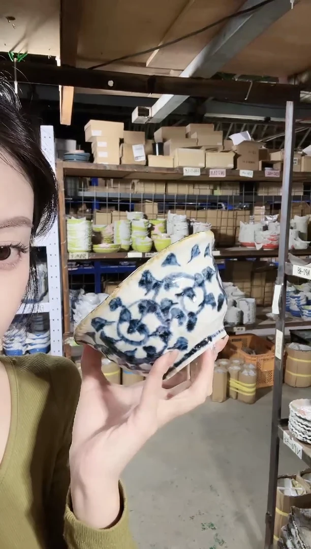 陶瓷唐草变形碗15cm