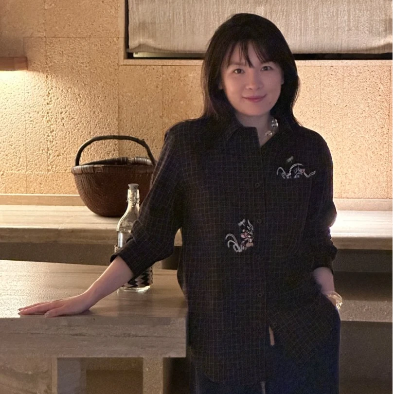 汤姆杰瑞经典卡通人物刺绣炭灰咖格复古休闲叠搭衬衫 FW064671