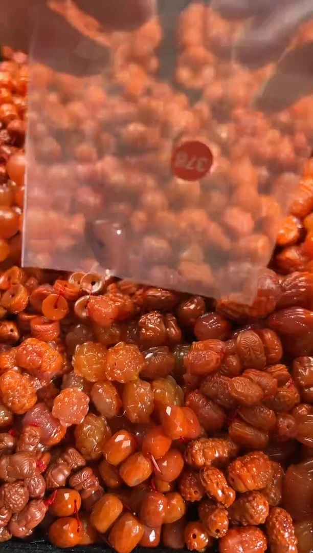 颈饰未镶嵌南红玛瑙1