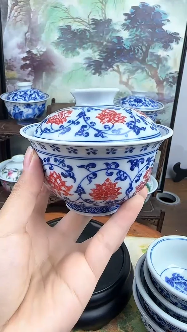 摆件青花釉里红缠枝莲两才盖碗