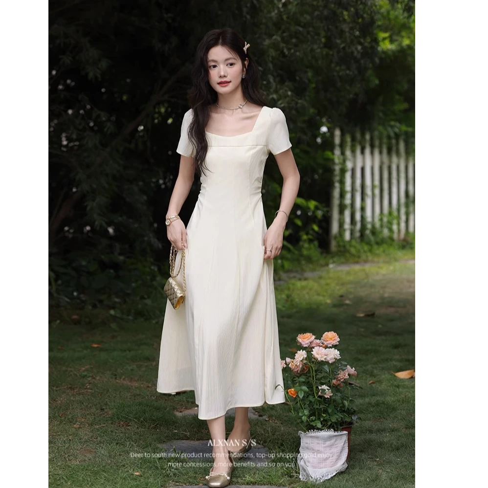 鹿向南「匿名月光」法式方领气质女夏季新款收腰浅色短袖连衣裙