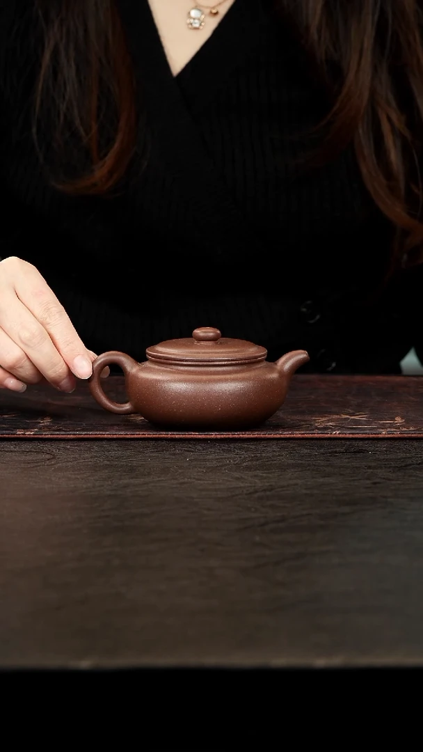 茶壶紫砂老紫泥扁腹仿古180cc