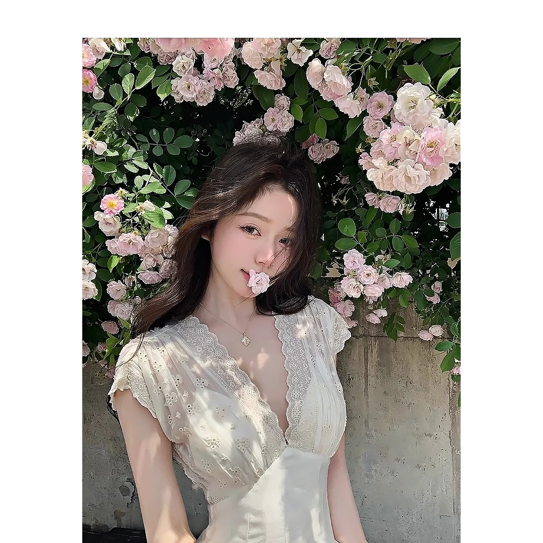 【纯白美神裙】 2025夏季新款重工蕾丝拼接收腰连衣裙小众V领长裙