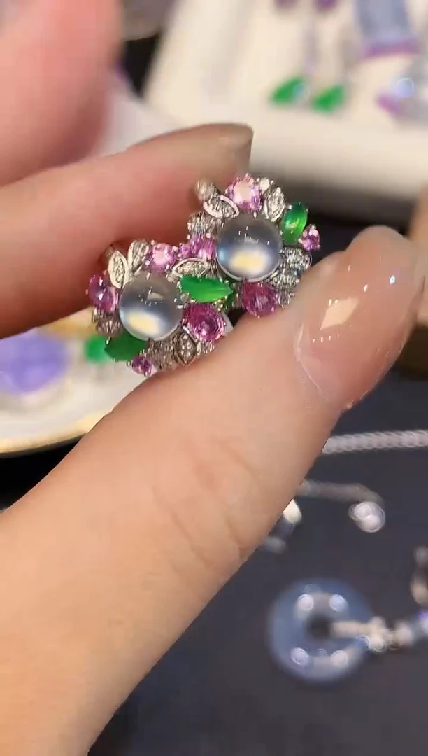 18K金镶嵌翡翠耳饰YS