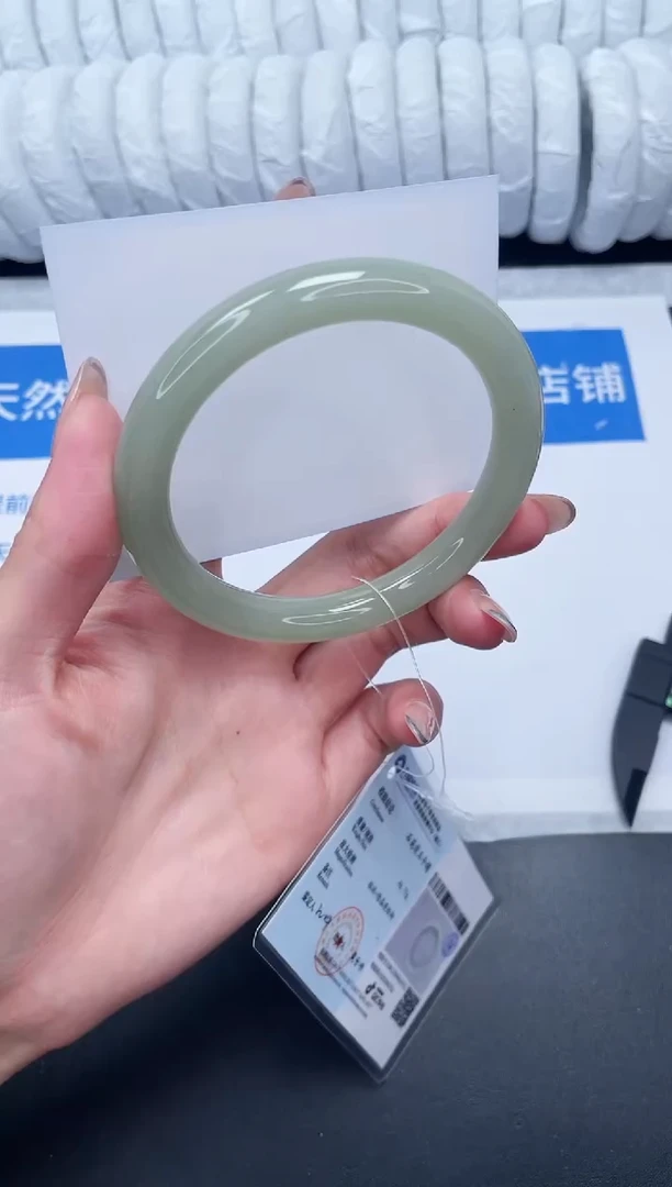 未镶嵌手镯石英质玉156-64.3DY