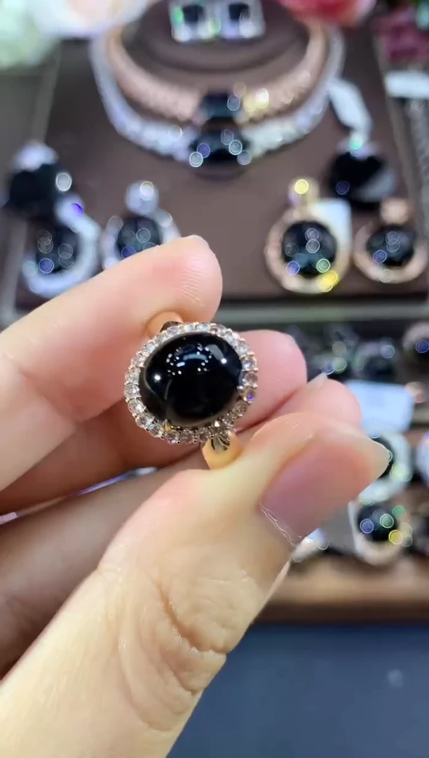 18K金镶嵌戒指翡翠B41