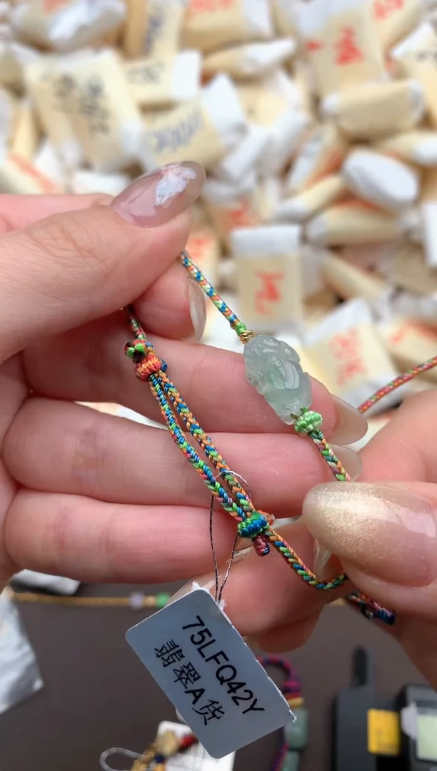 【闪购商品】翡翠挂件未镶嵌   一