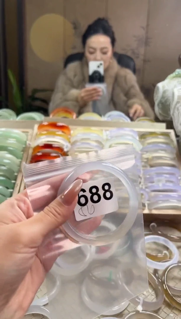 手镯玛瑙/玉髓未镶嵌688