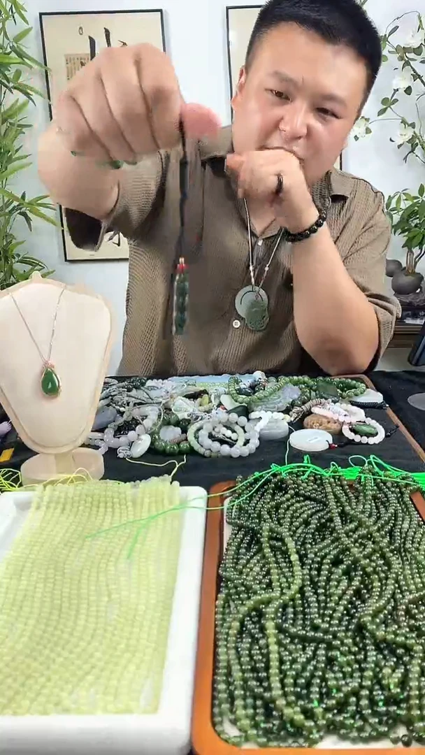 和田玉未镶嵌颈饰竹节