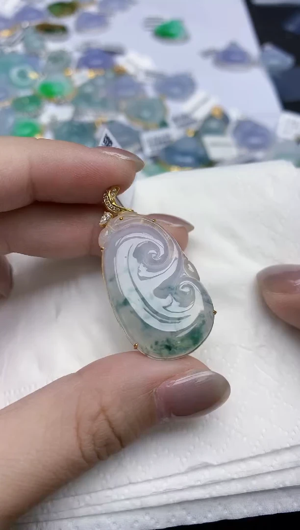 【闪购商品】翡翠颈饰18K金镶嵌天然翡翠A货