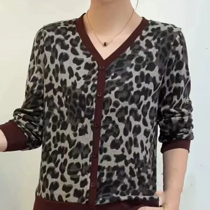 黑色点点打底衫V领