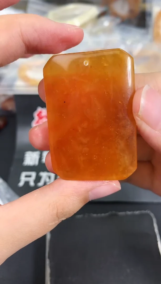 蜜蜡未镶嵌珠宝奇石127