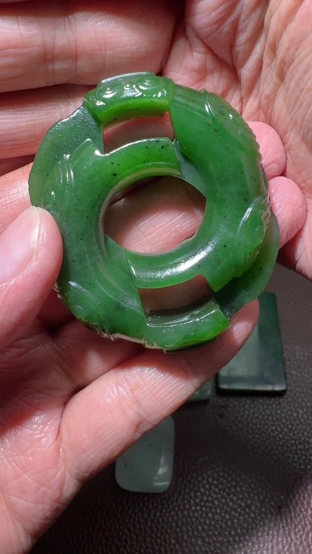 未镶嵌和田玉挂件和田玉