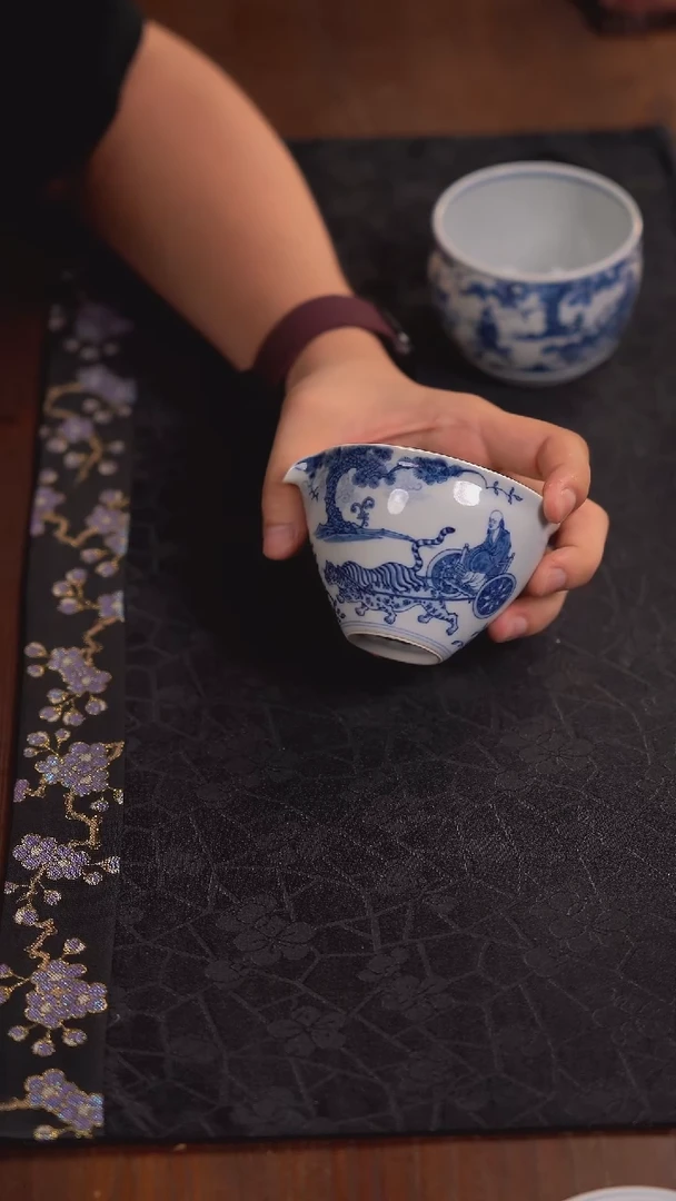 杯快雪时晴青花人物公道杯-鬼谷子下山