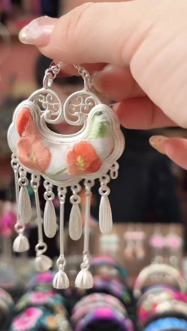 织绣艺枝独绣手工饰品50
