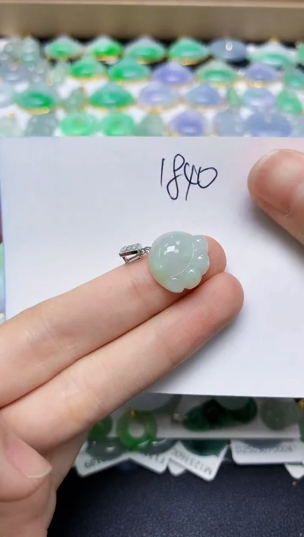 翡翠18K金镶嵌颈饰 天然缅甸翡翠A货