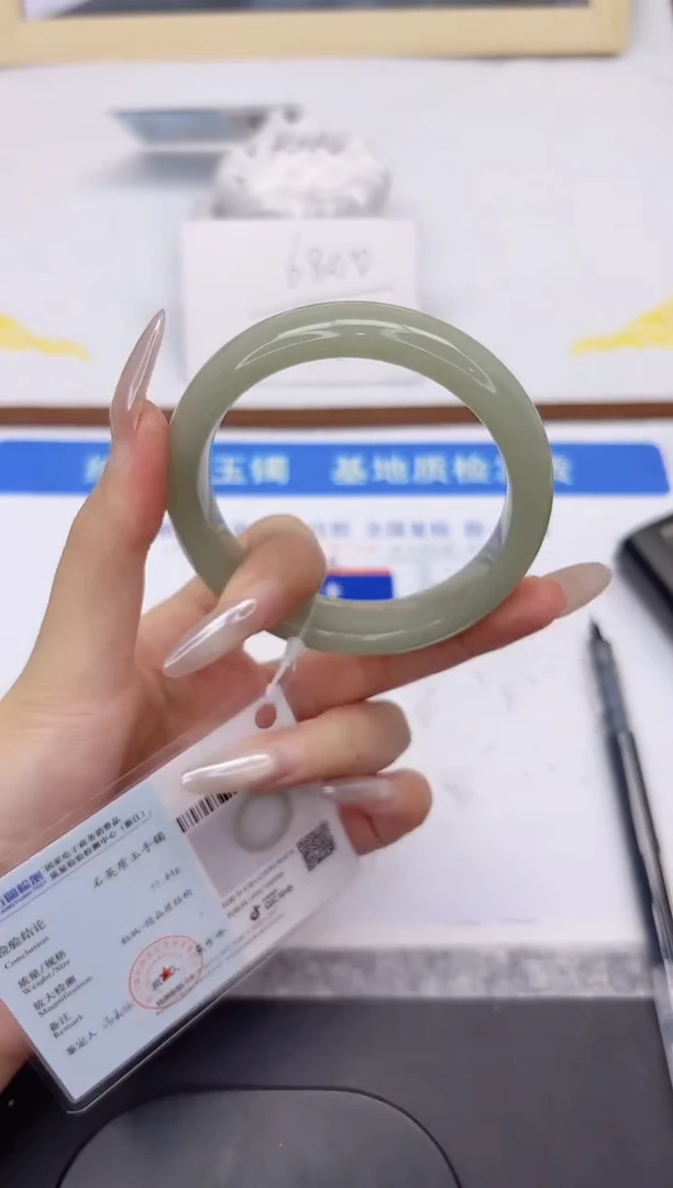 未镶嵌手镯石英质玉L138-59.9