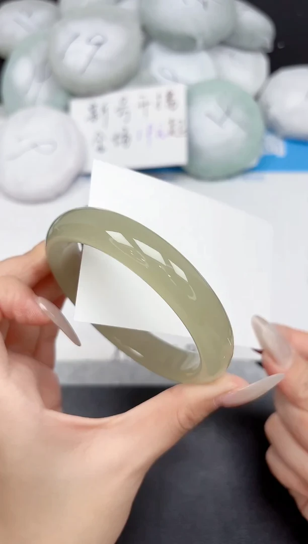 未镶嵌手镯石英质玉251-64-65