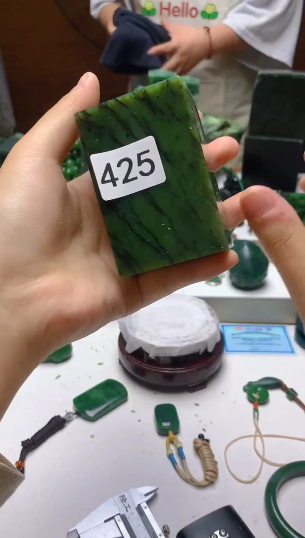 未镶嵌和田玉（碧玉）珠宝半成品有暇