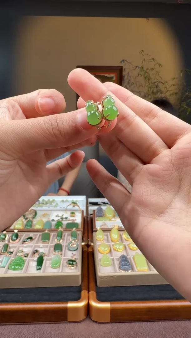 颈饰18K金镶嵌和田玉11-623-11.25多样性拍一发一