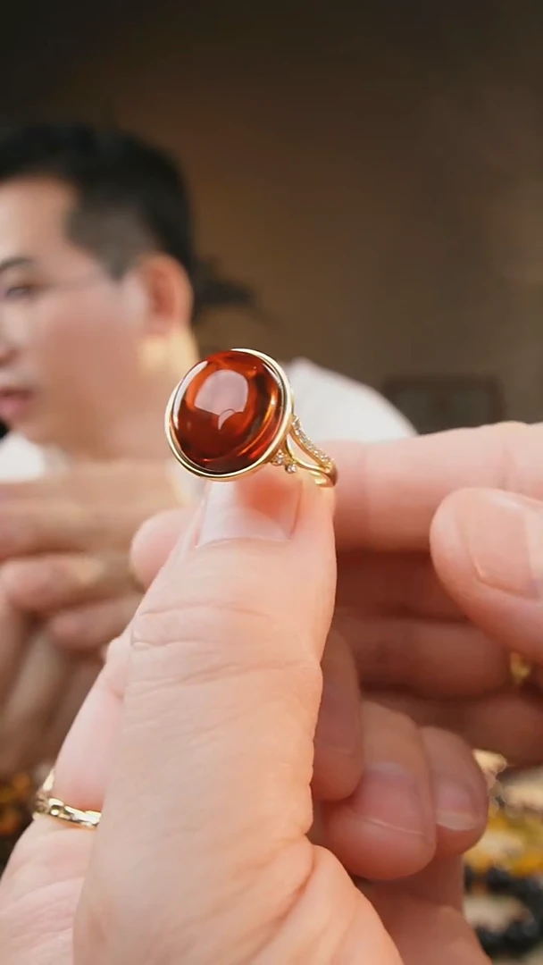 裸石琥珀未镶嵌血珀戒指