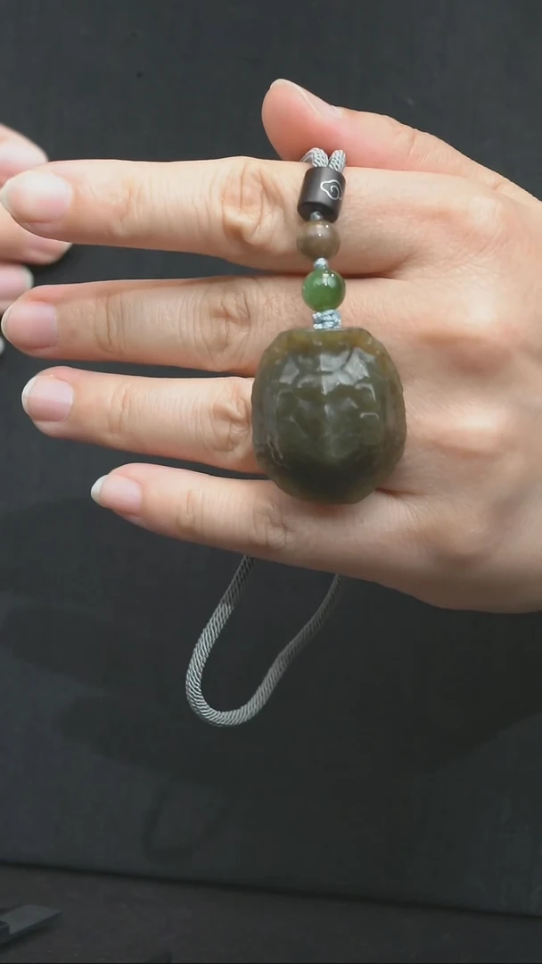 颈饰未镶嵌和田玉富甲