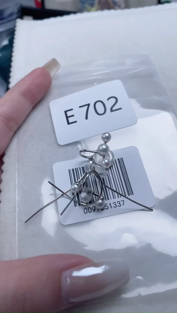 银S925镶嵌耳饰淡水珍珠E702