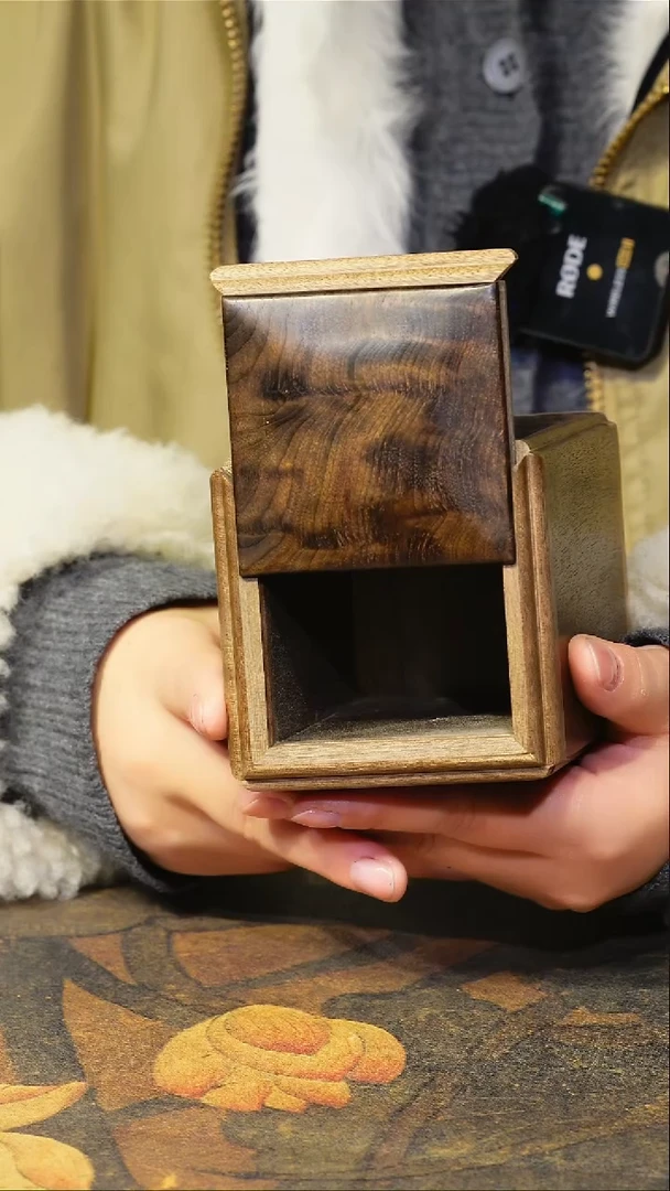 金丝楠小叶桢楠【】苏工榫卯精工茶叶罐 满花顶板