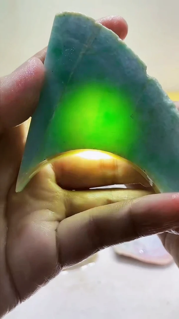 翡翠未镶嵌颈饰0蒙0翡翠珠宝135