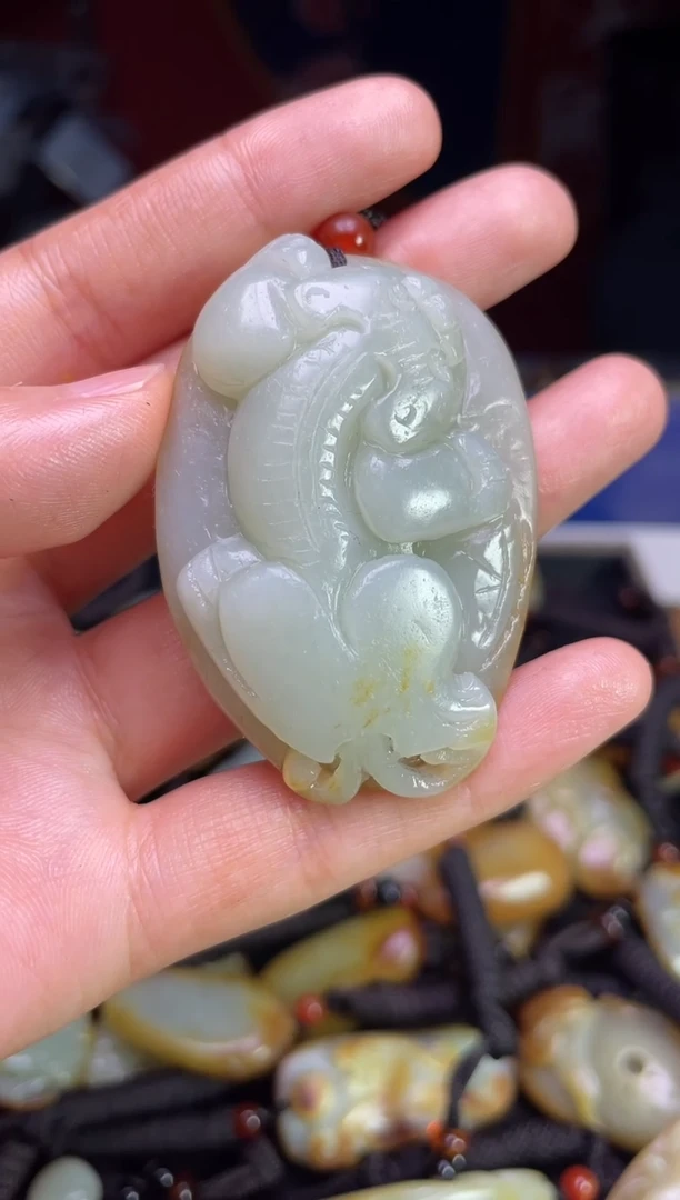 颈饰未镶嵌和田玉1