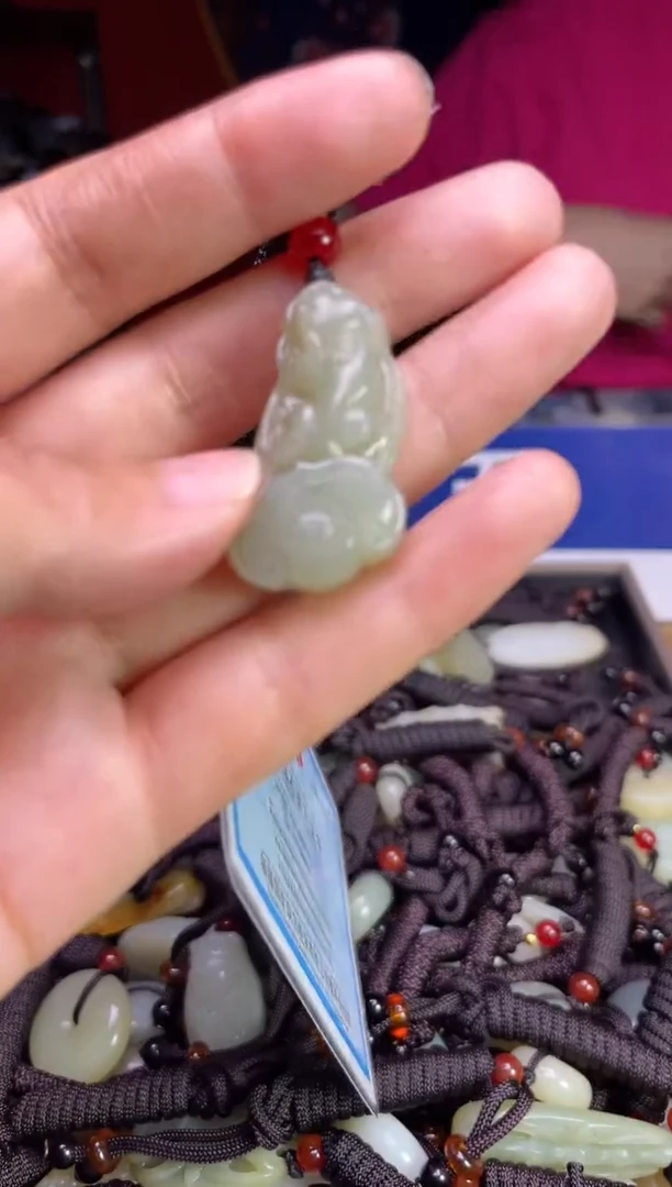 未镶嵌和田玉挂件1