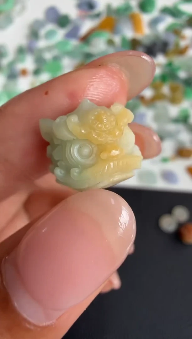 未镶嵌定制翡翠狮子200+20