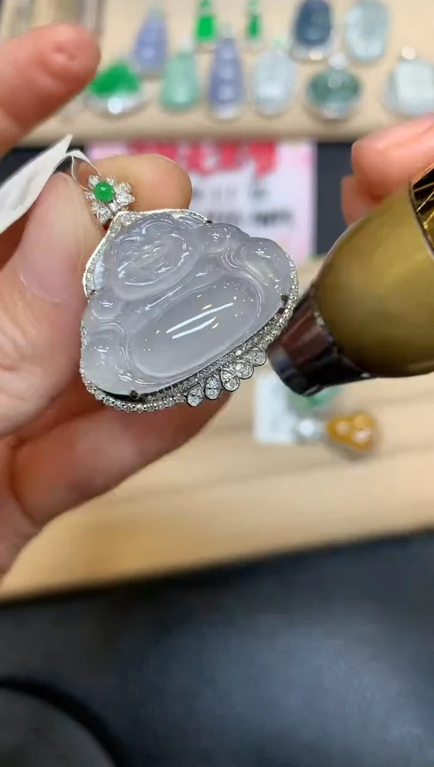 【闪购商品】翡翠颈饰18K金镶嵌佛公【无服务费】