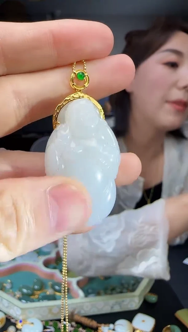 和田玉18K金镶嵌吊坠(不含链)1