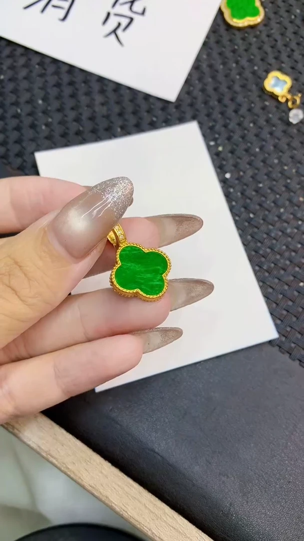 颈饰未镶嵌翡翠1