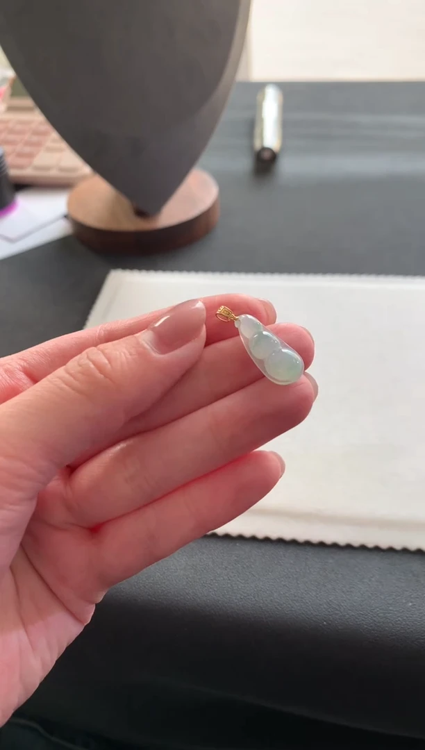 【闪购商品】翡翠挂件未镶嵌豆子