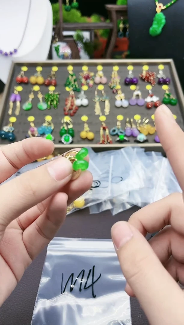 【闪购商品】玛瑙/玉髓耳钉银S925镶嵌w14000