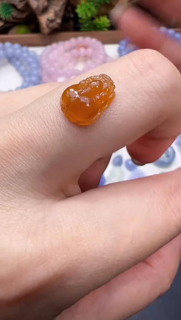 未镶嵌定制翡翠11*8.9*3.9貔貅